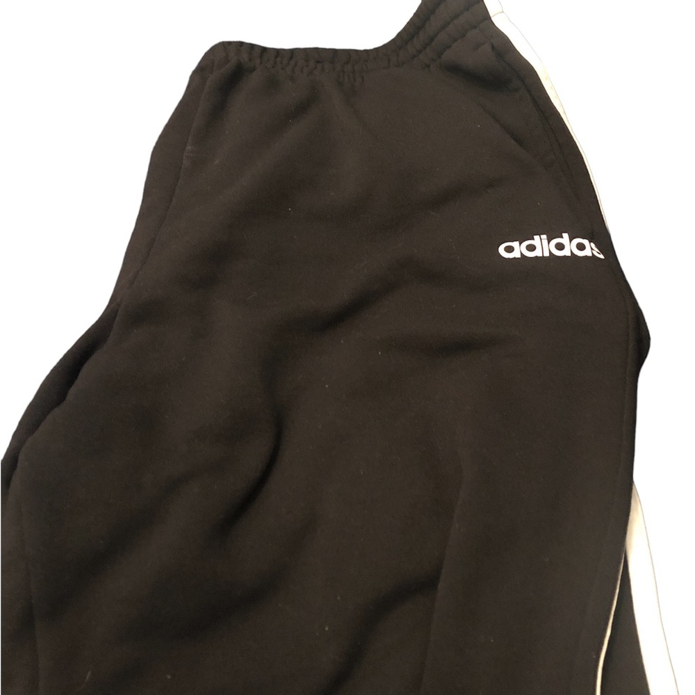 Gently worn adidas 3 stripe down the leg sweat pants. Smoke free home.